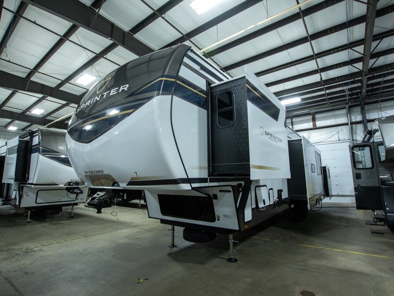 2026 Keystone Sprinter (Fifth Wheel) 3950SSP, $ 99,572