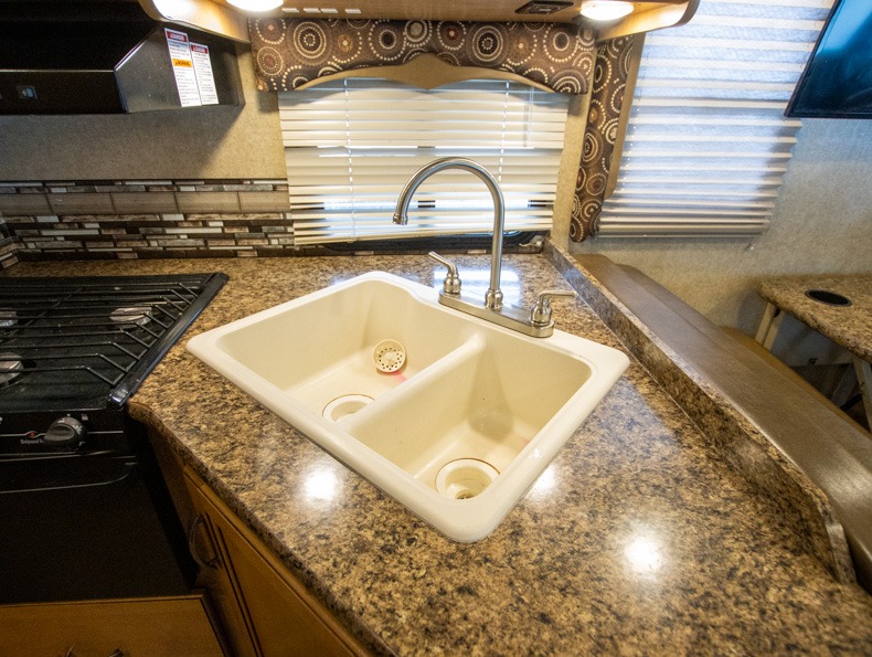 2016 Thor Motor Coach Four Winds 28Z, $ 0