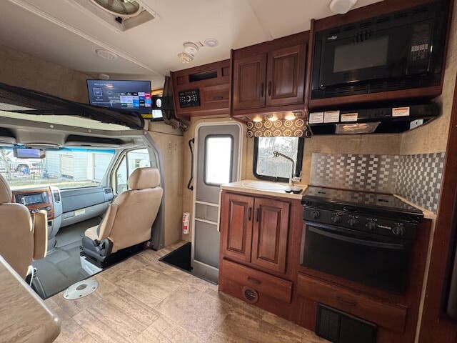 2015 Forest River Sunseeker 2400R MBS, $ 46,500