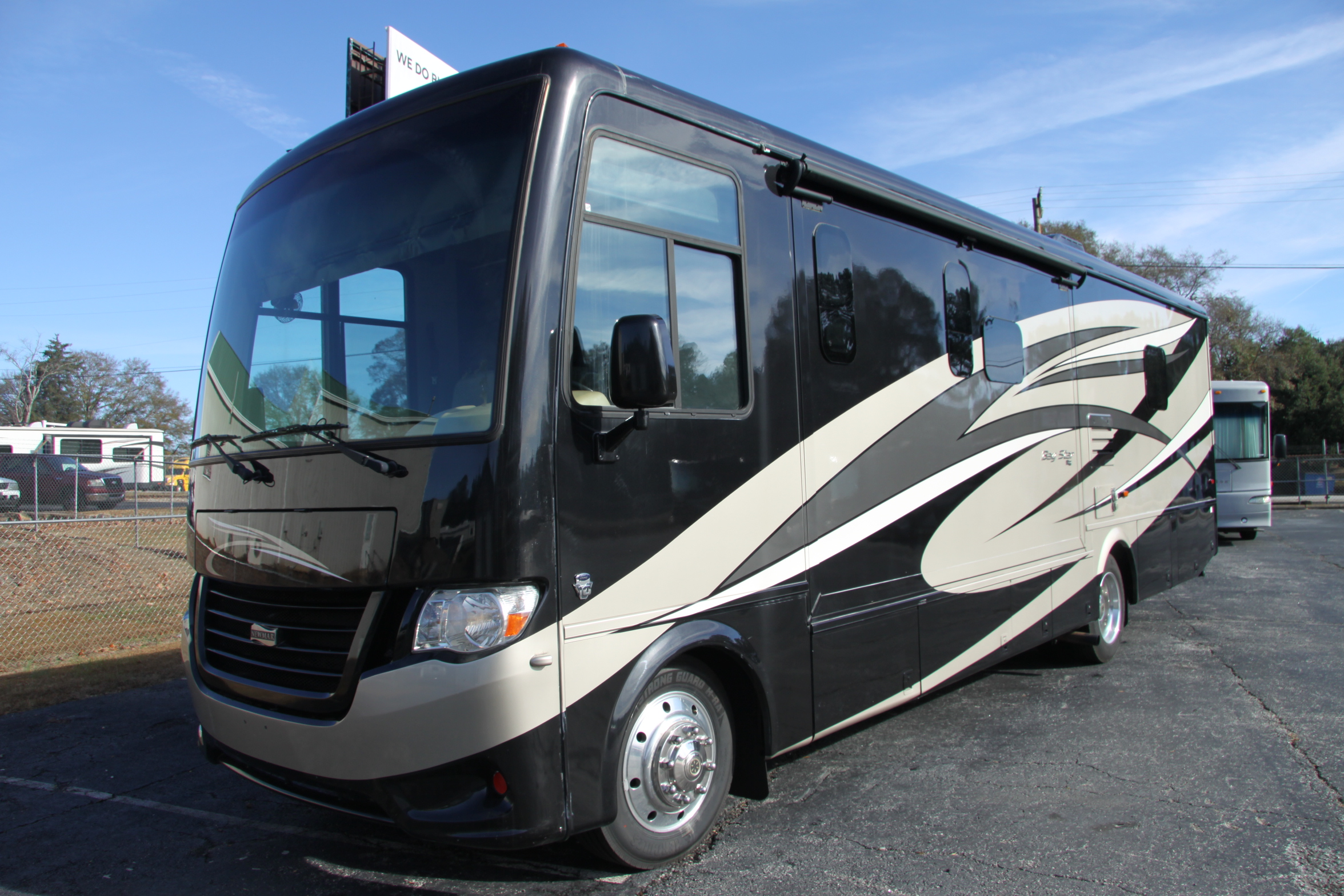 2016 Newmar Baystar 3403 Bath half, $ 59,888