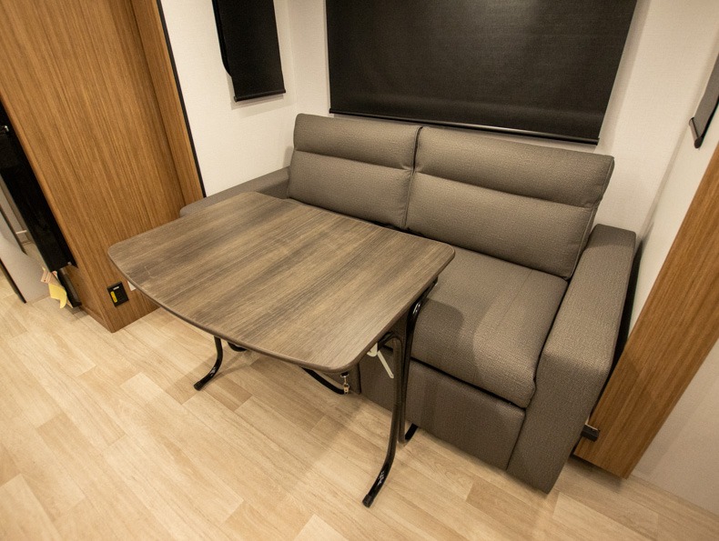 2026 Keystone Reign 18RB, $ 36,893