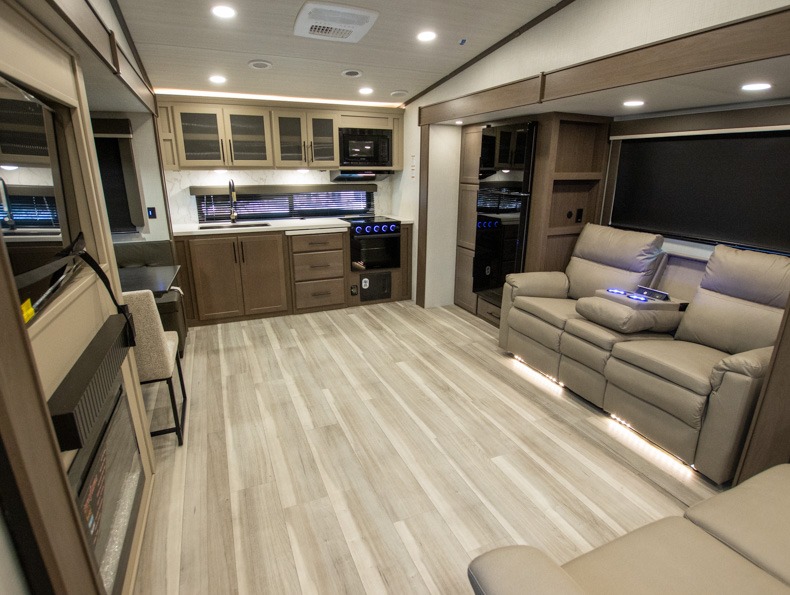 2026 Keystone Cougar Half-Ton (Fifth Wheel) 26RKE, $ 70,096