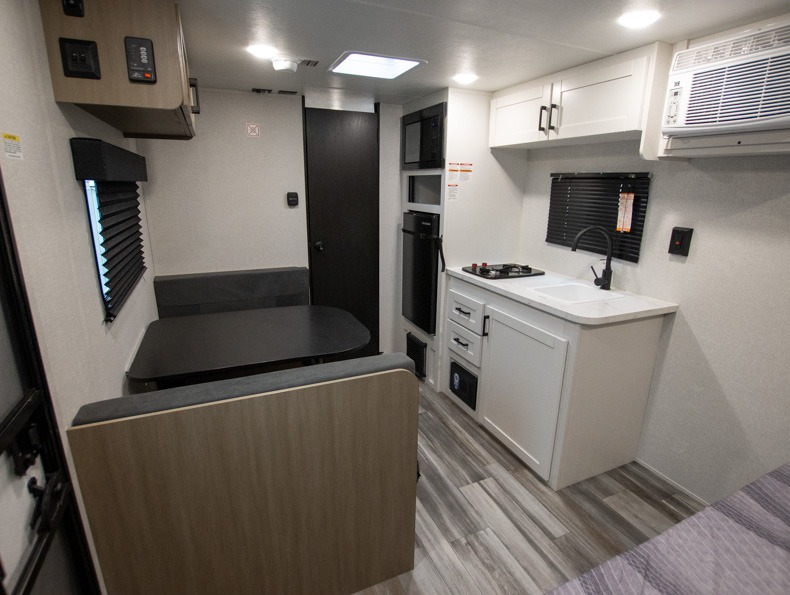 2026 Jayco Jay Flight SLX 170FQ Sport Edition, $ 22,493