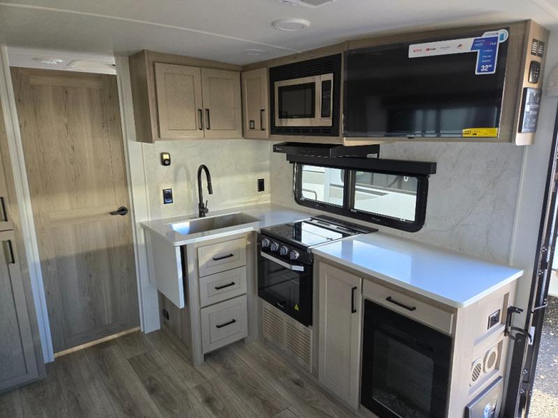 2026 Forest River Rockwood Ultra Lite 2618RD, $ 60,778