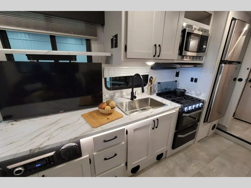 2023 Coachmen Freelander 31MB, $ 89,990