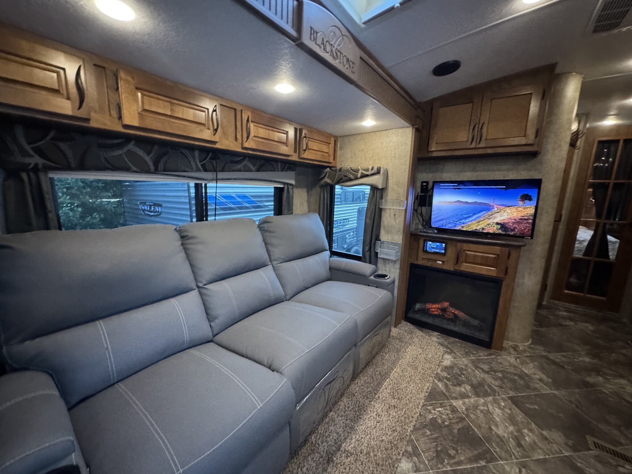 2016 Outdoors RV Blackstone 260RDSB, $ 23,950