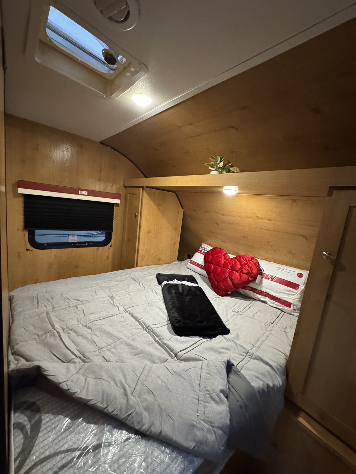 2023 Riverside RV Retro 240BH, $ 20,495