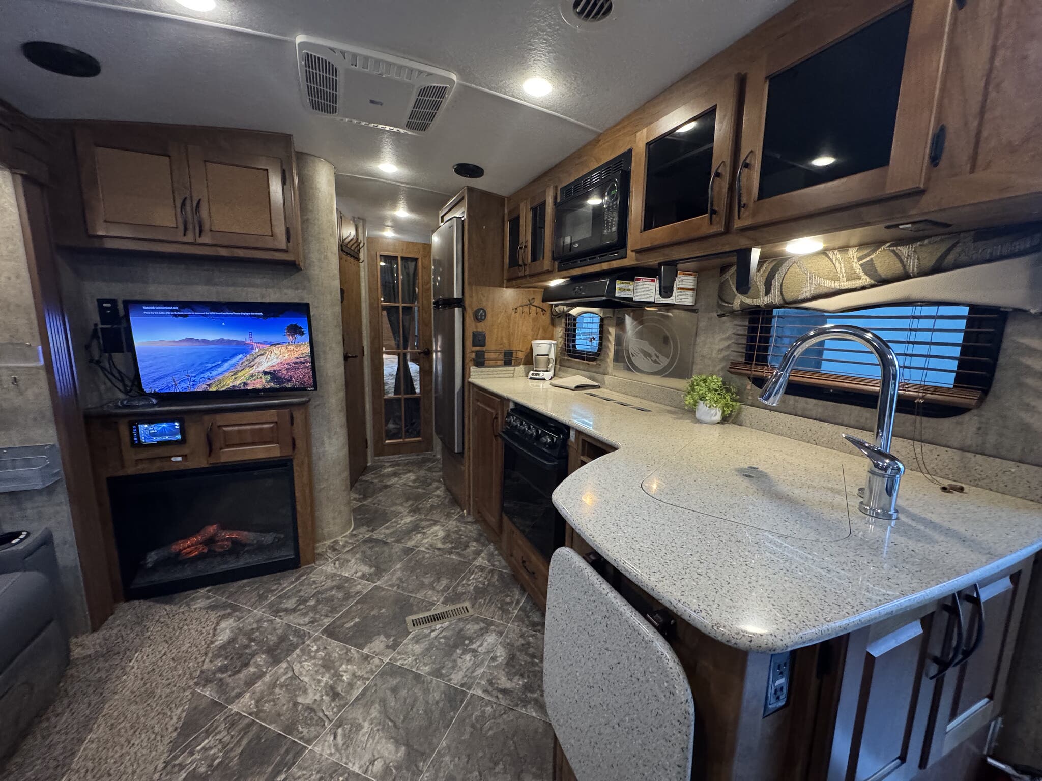 2016 Outdoors RV Blackstone 260RDSB, $ 23,950