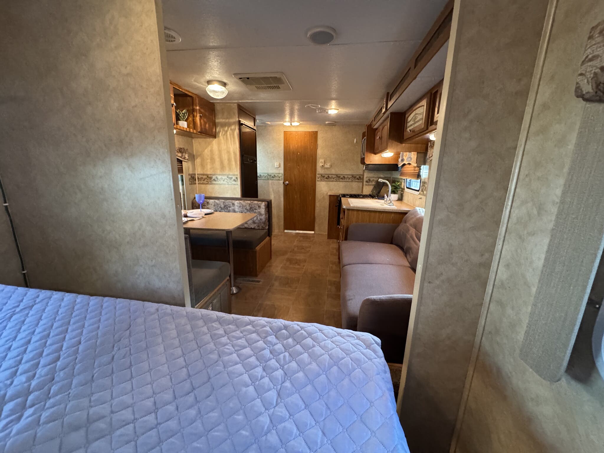 2008 Dutchmen Dutchmen Lite 25C-GS, $ 6,995