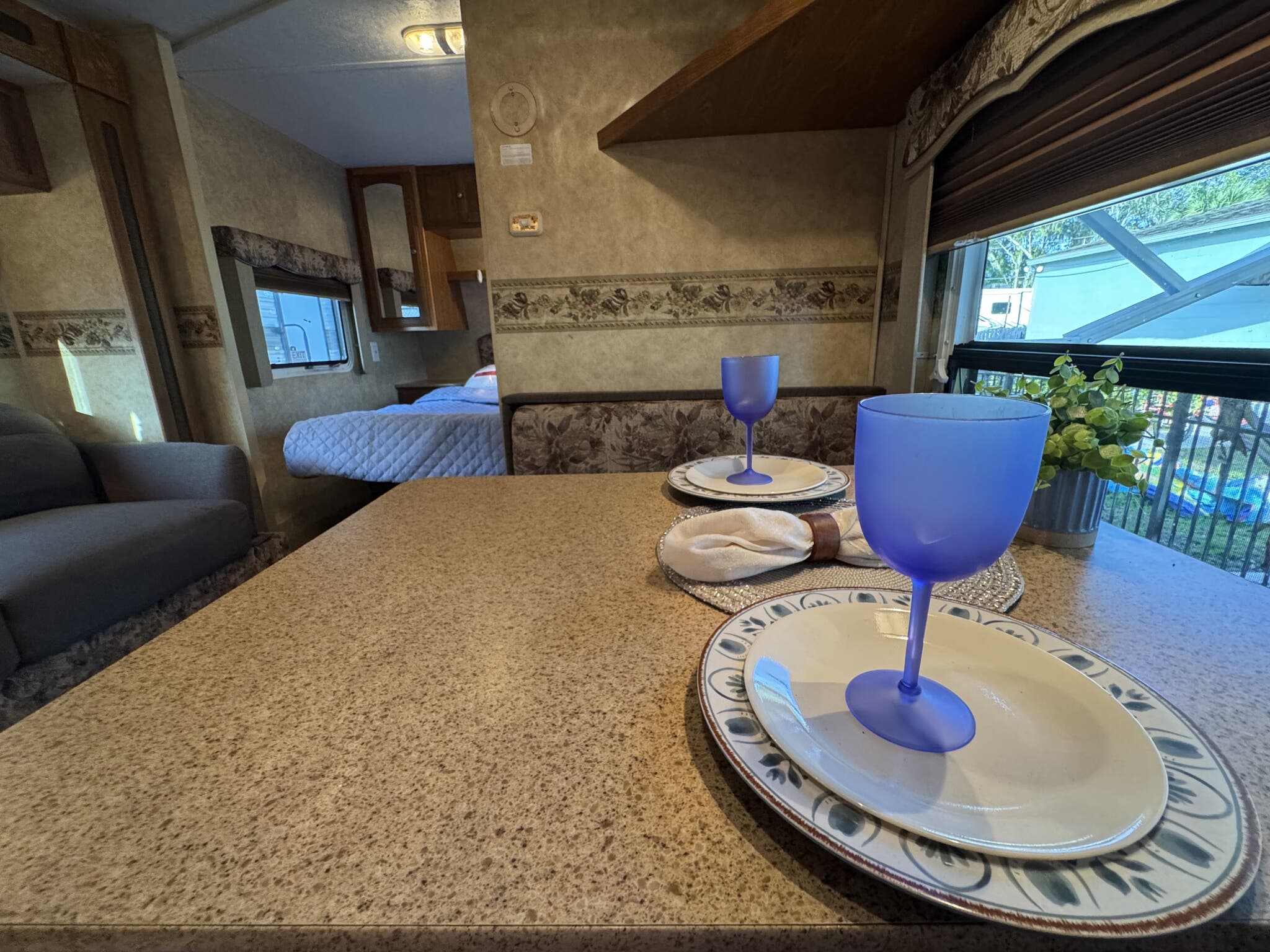 2008 Dutchmen Dutchmen Lite 25C-GS, $ 6,995