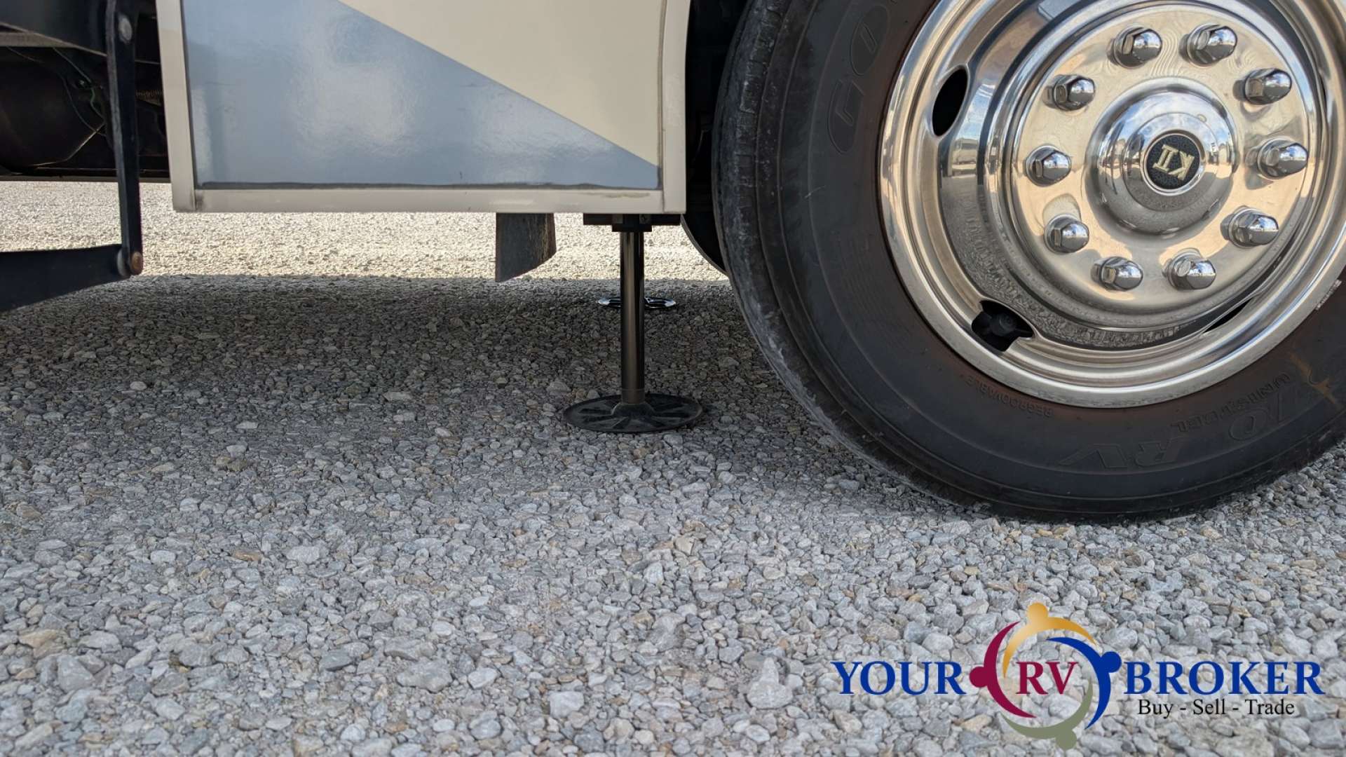 2022 Winnebago Sunstar 29V, $ 89,900