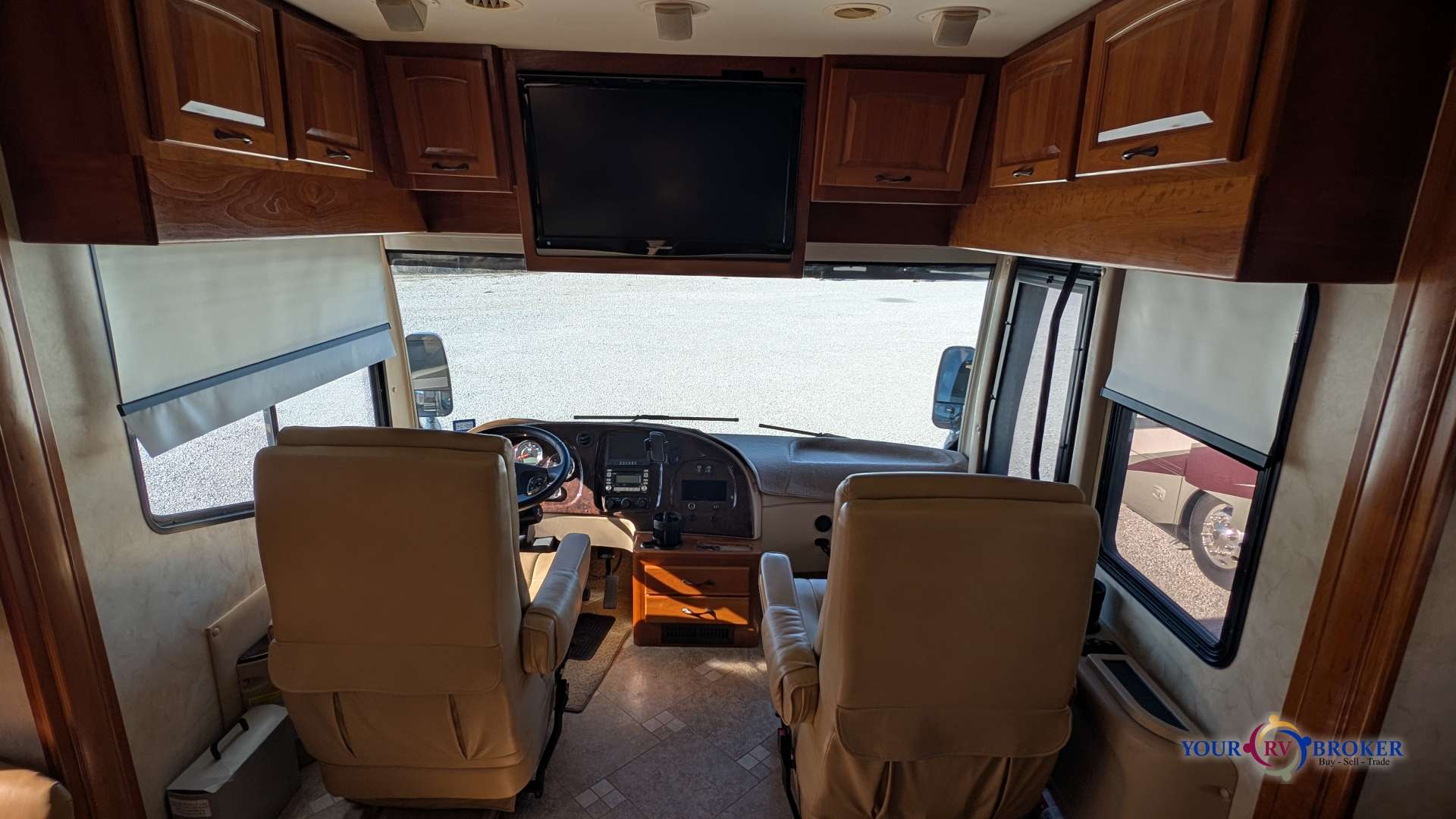 2009 Monaco® Camelot™ 42DSQ, $ 99,900