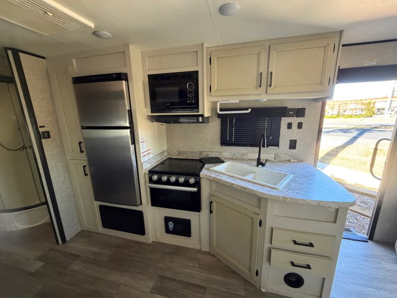 2022 Jayco Jay Flight SLX 8, $ 14,900