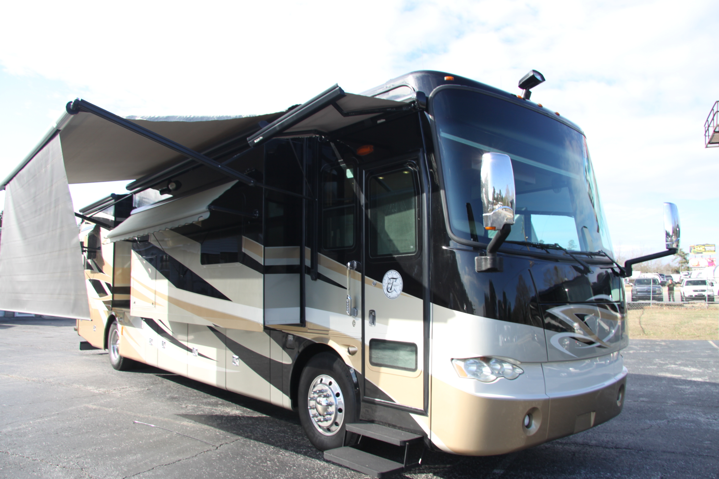 2012 Tiffin Motorhomes Allegro Bus 40 QBP, $ 0