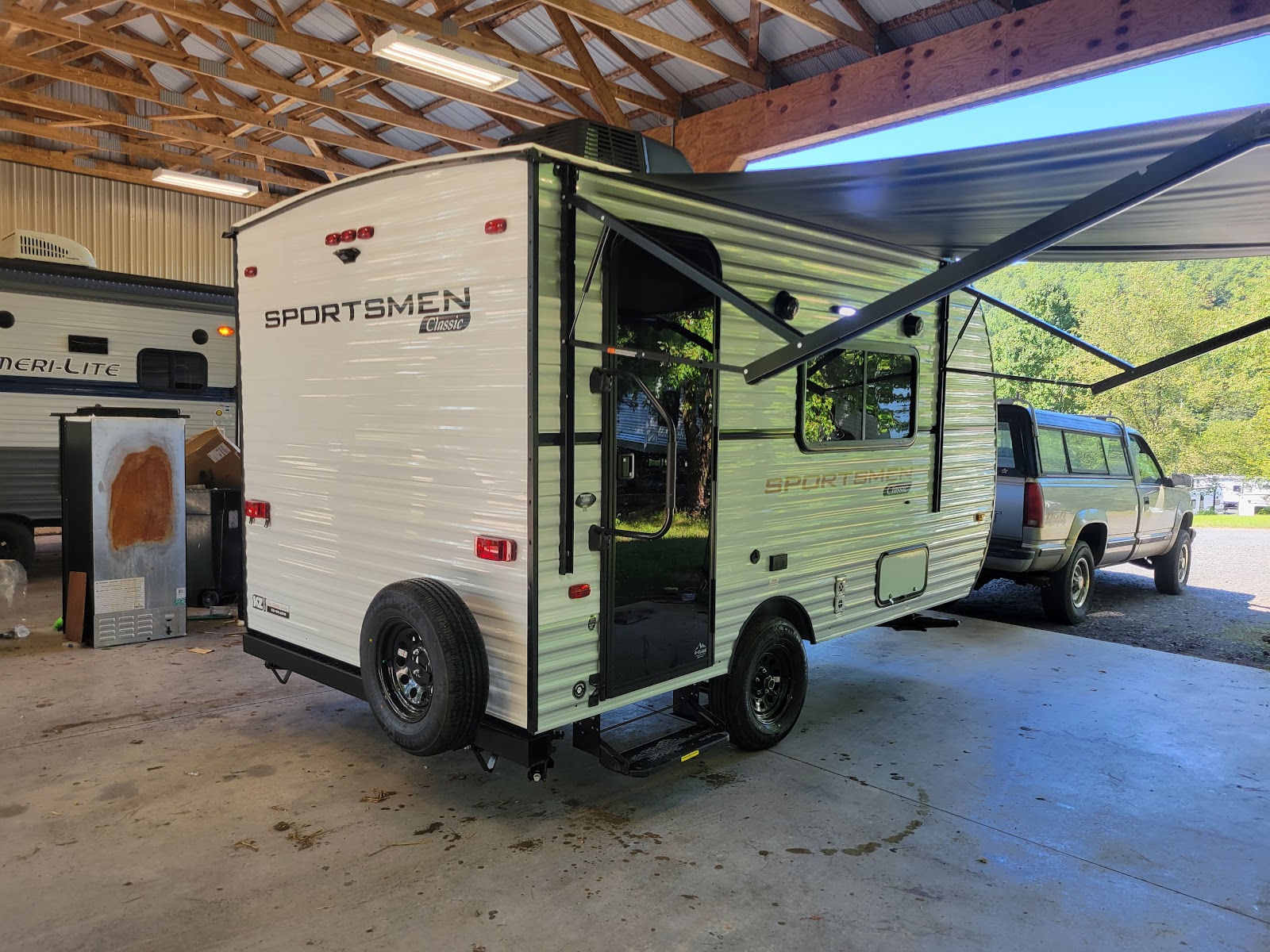 2025 KZ Sportsmen Classic, $ 12,995