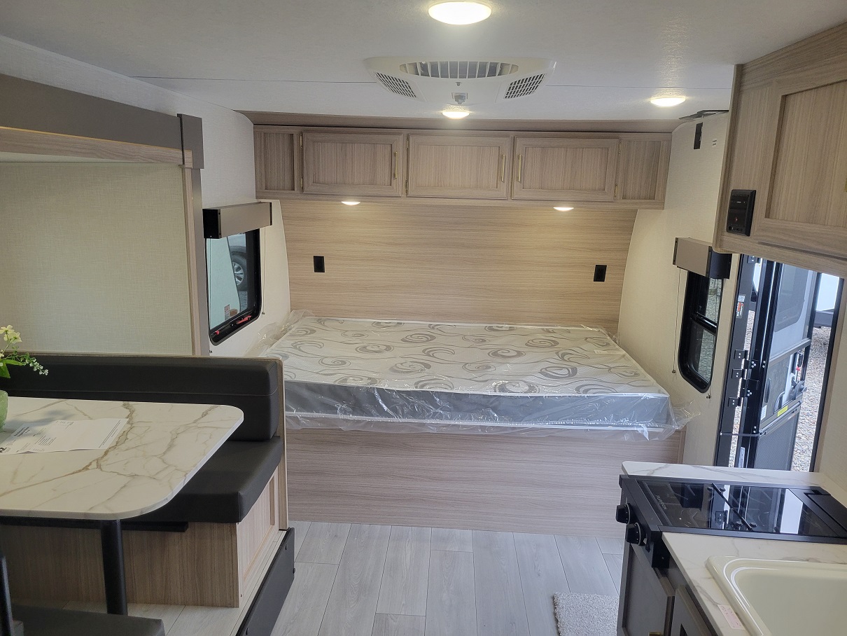 2025 KZ Sportsmen Classic, $ 19,995