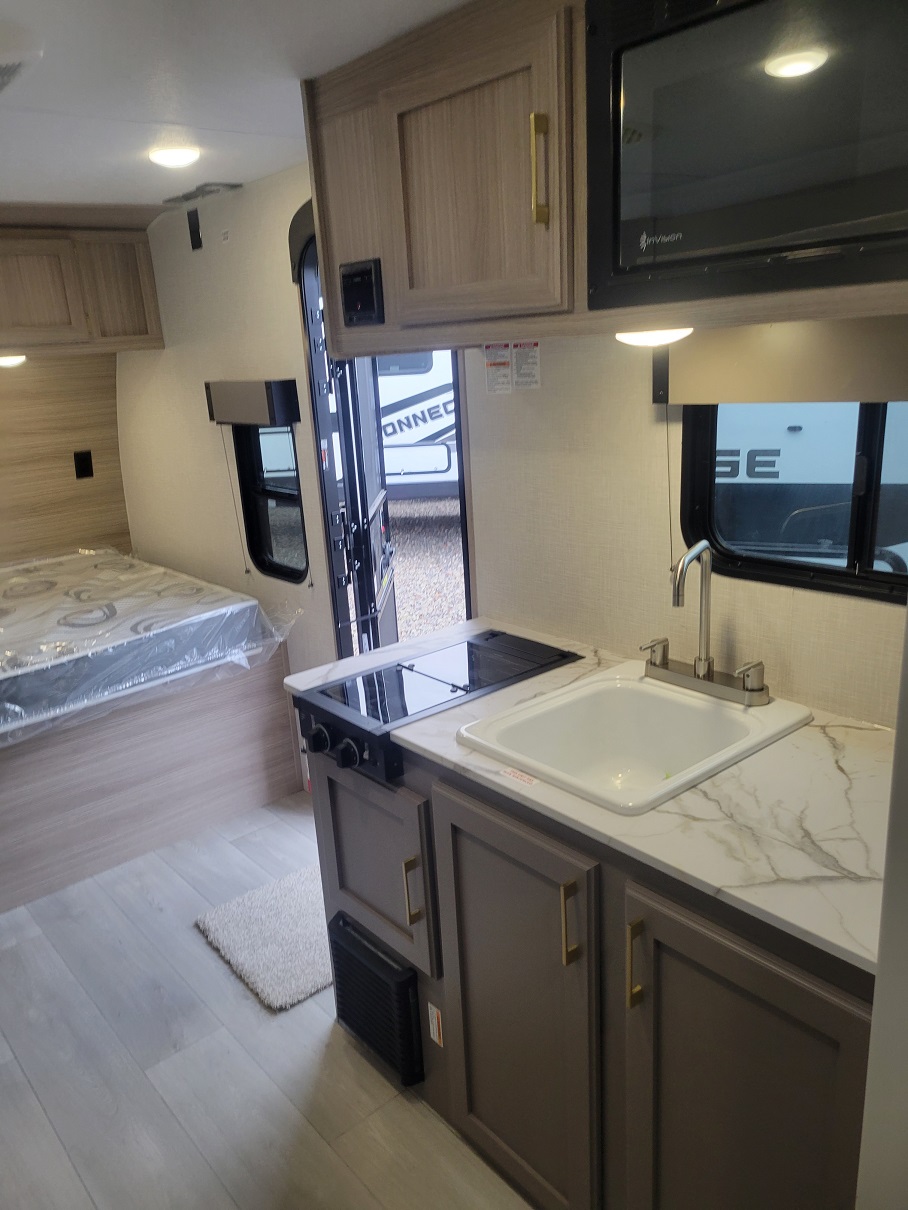 2025 KZ Sportsmen Classic, $ 19,995