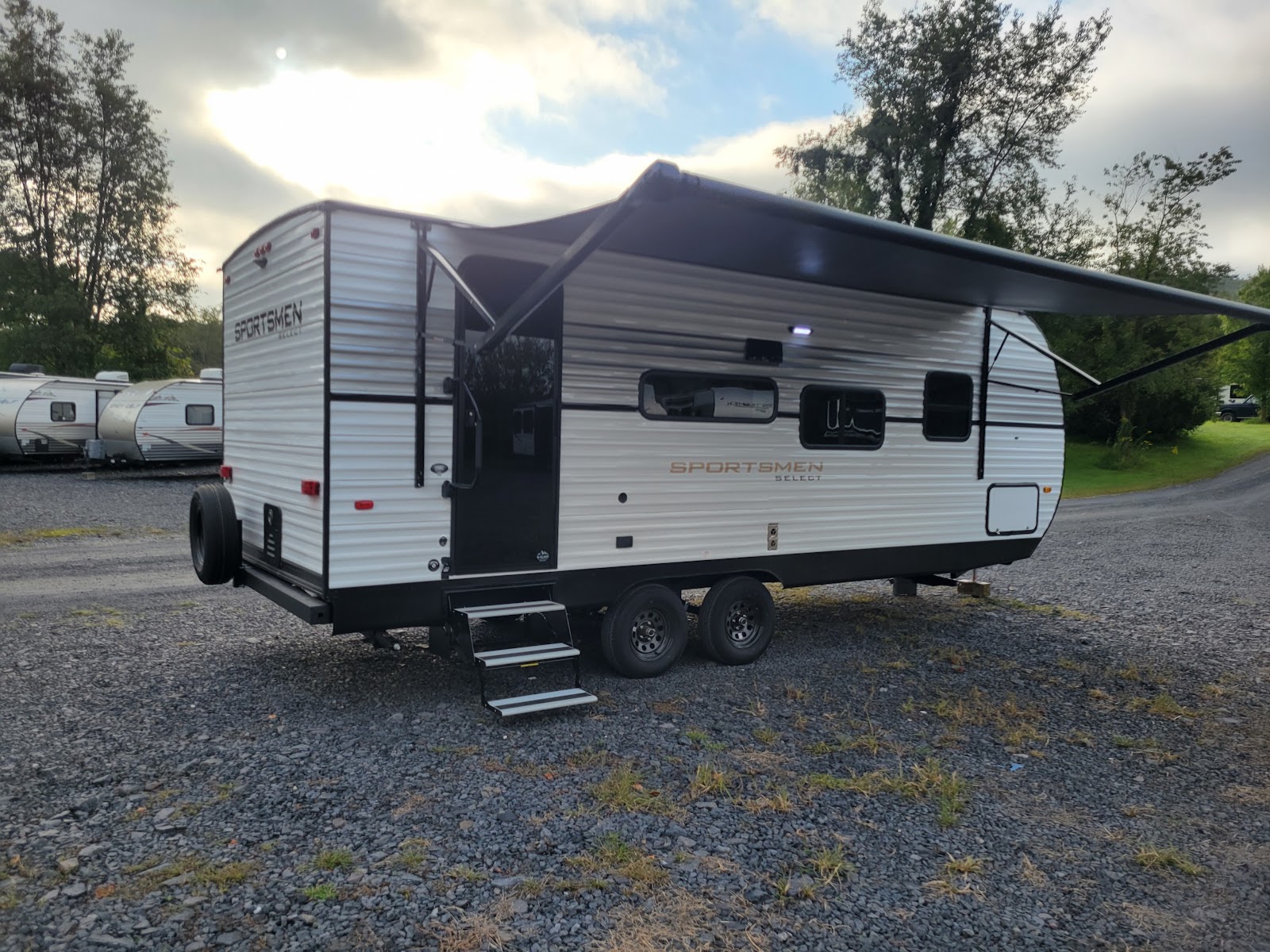 2025 KZ Sportsmen SE, $ 24,995