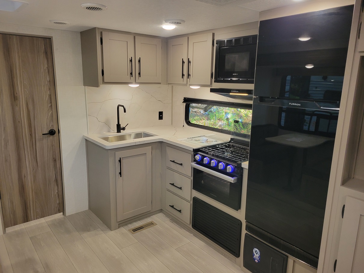 2025 KZ Sportsmen Connect, $ 39,995