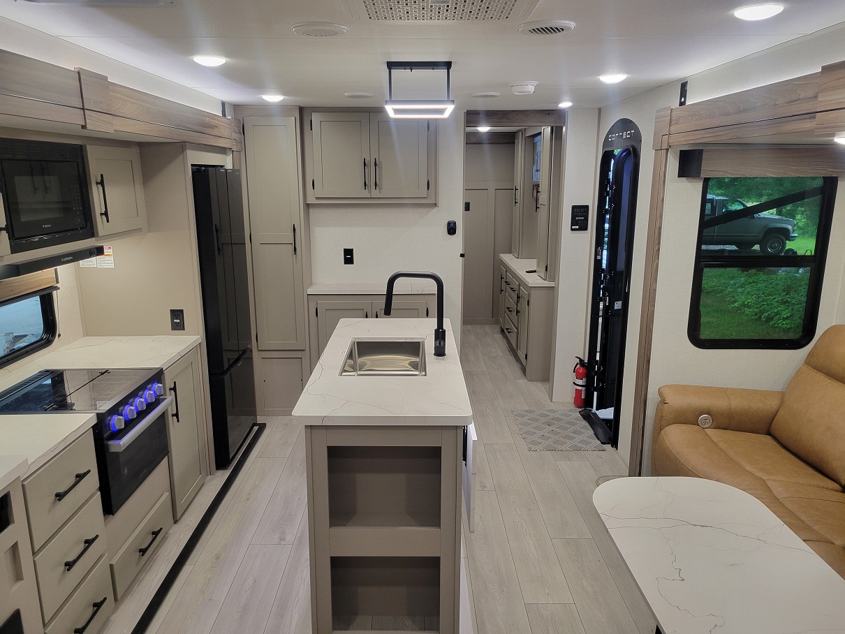 2025 KZ Sportsmen Connect, $ 47,995