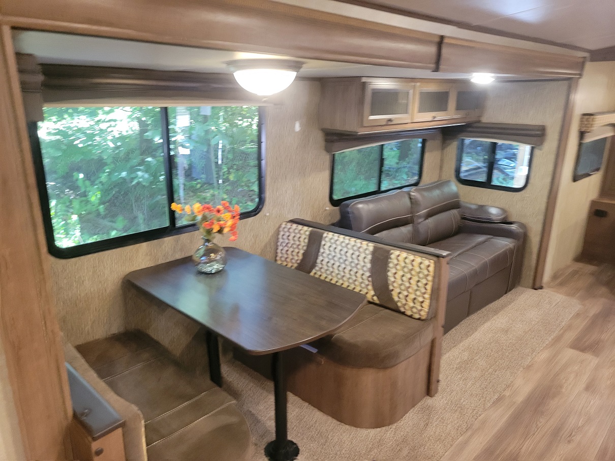 2016 Cruiser RV Shadow Cruiser, $ 15,995