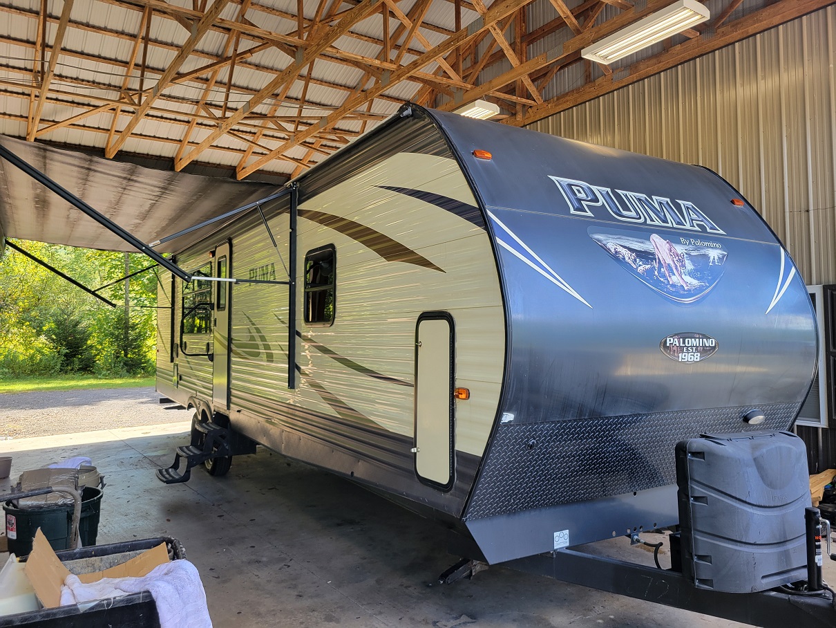 2017 Palomino Puma, $ 17,995