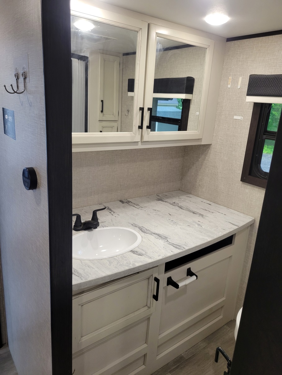 2023 Jayco Jay Feather, $ 25,995