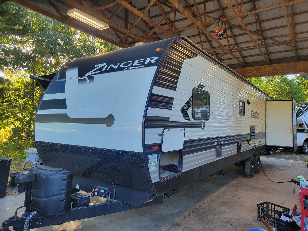 2022 CrossRoads Zinger Lite 12FB, $ 27,995