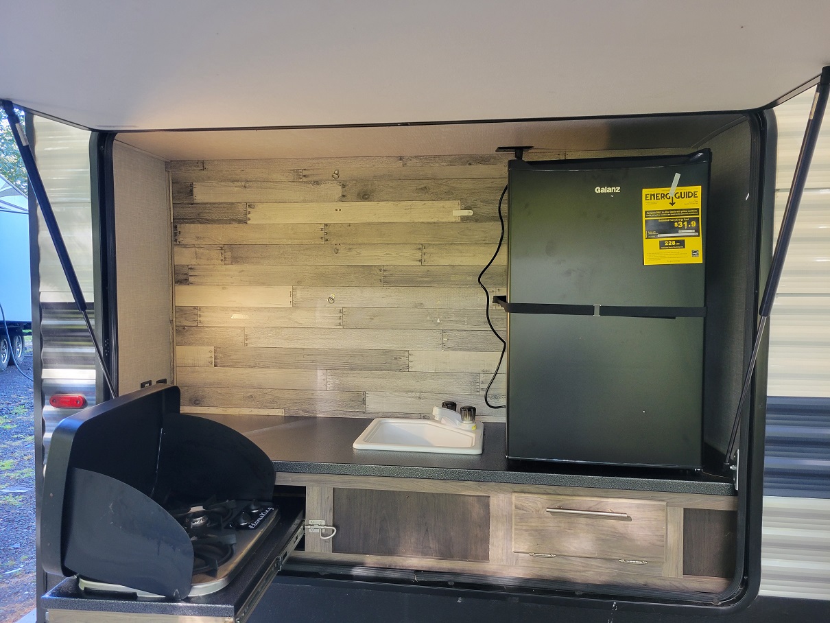 2022 CrossRoads Zinger Lite 12FB, $ 27,995