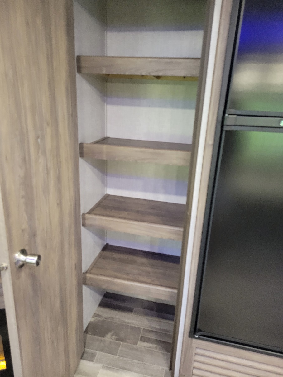 2022 CrossRoads Zinger Lite 12FB, $ 27,995