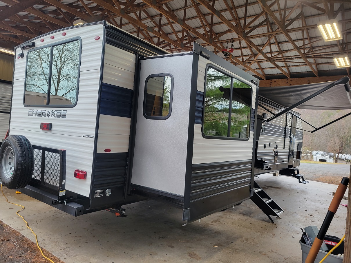 2023 Forest River Cherokee Grey Wolf Toy Haulers, $ 31,995