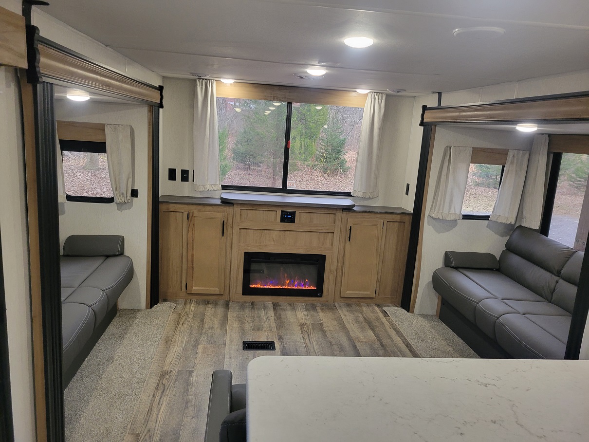 2023 Forest River Cherokee Grey Wolf Toy Haulers, $ 31,995