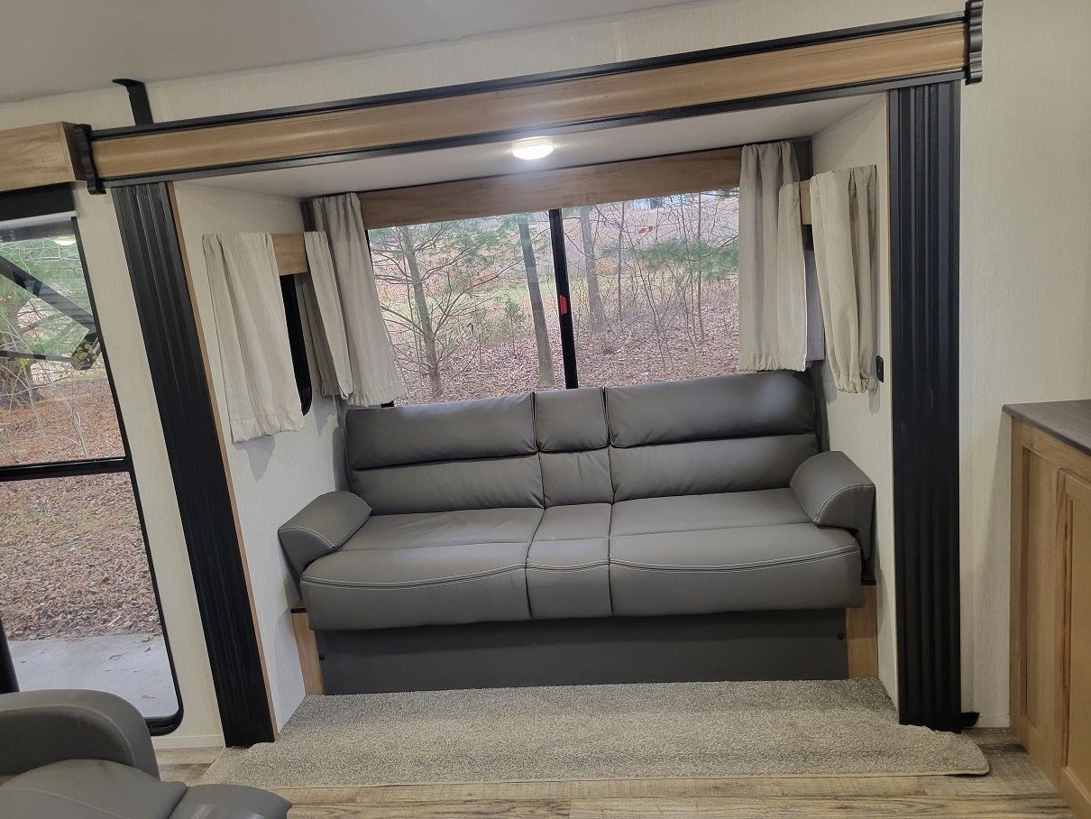 2023 Forest River Cherokee Grey Wolf Toy Haulers, $ 31,995