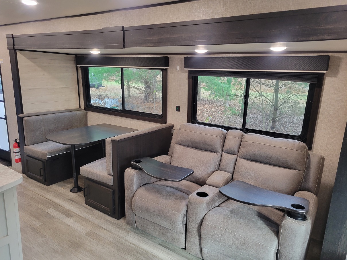 2023 Jayco Jayco, $ 33,995