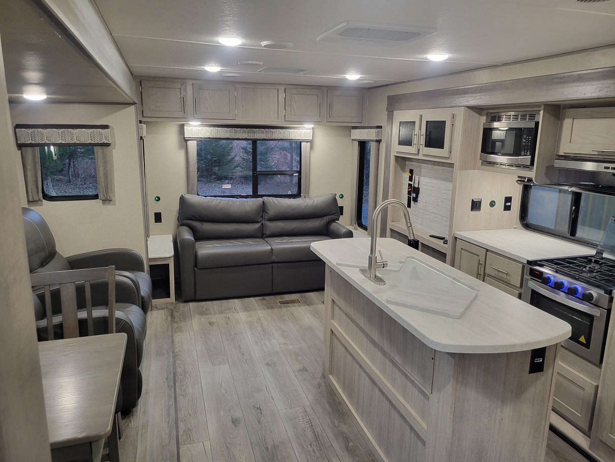 2023 Coachmen Catalina Legacy, $ 33,995