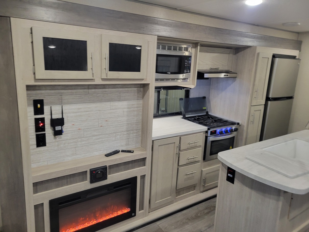 2023 Coachmen Catalina Legacy, $ 33,995