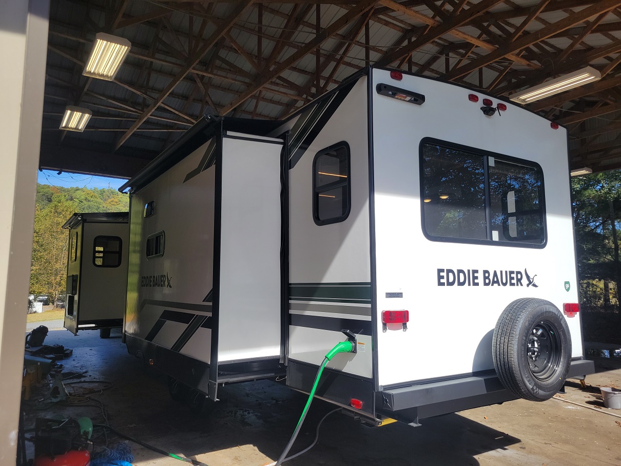 2025 Gulf Stream Eddie Bauer, $ 39,995