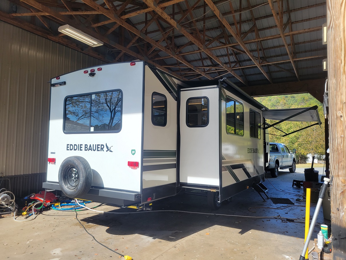 2025 Gulf Stream Eddie Bauer, $ 39,995