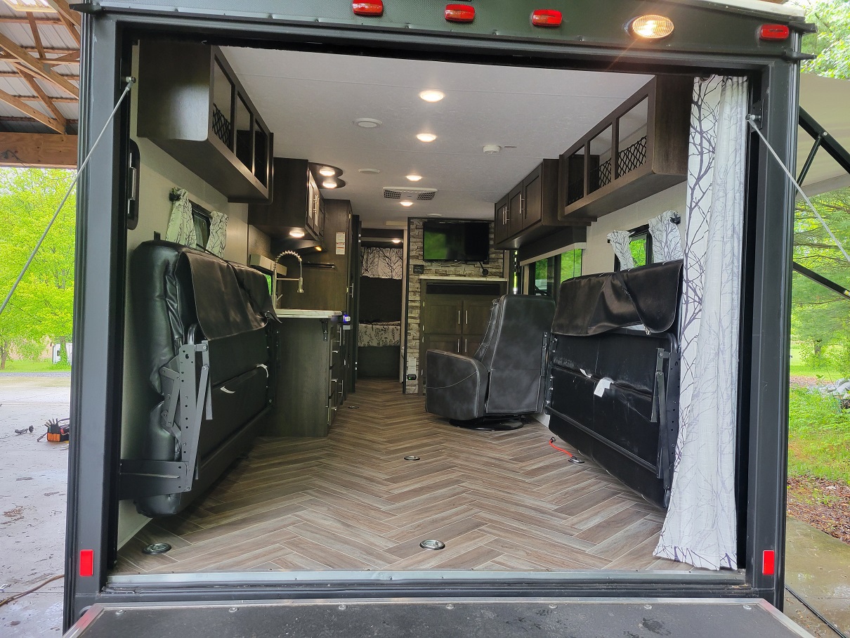 2021 KZ Sportsmen Toy Hauler, $ 22,995