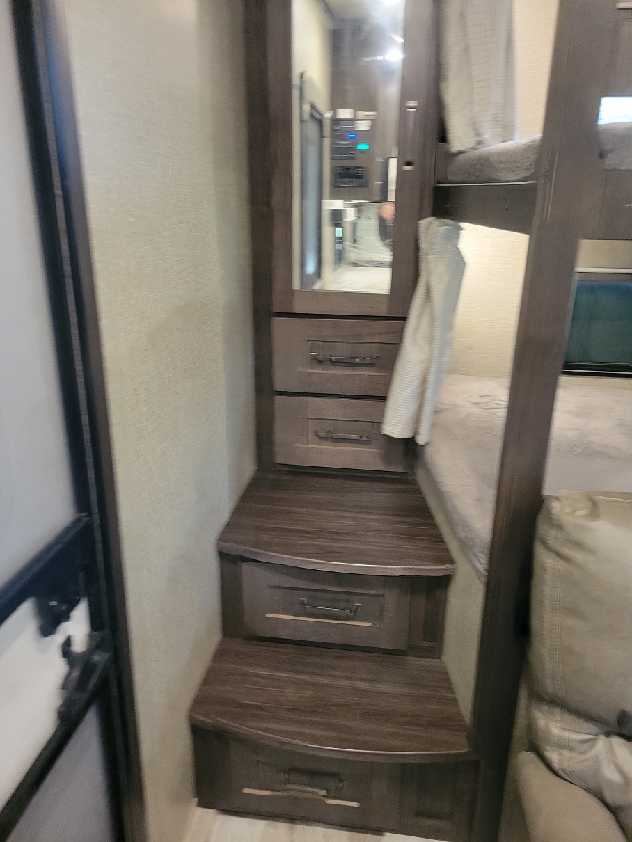 2022 Grand Design Reflection, $ 37,995