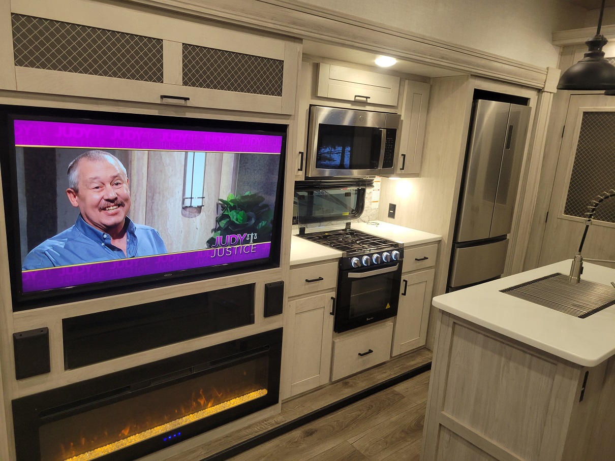 2022 East To West Tandara, $ 42,995