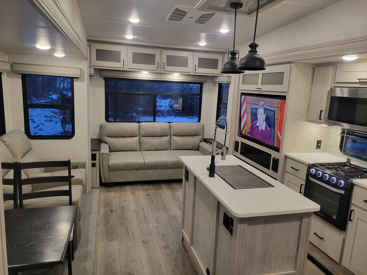 2022 East To West Tandara, $ 42,995