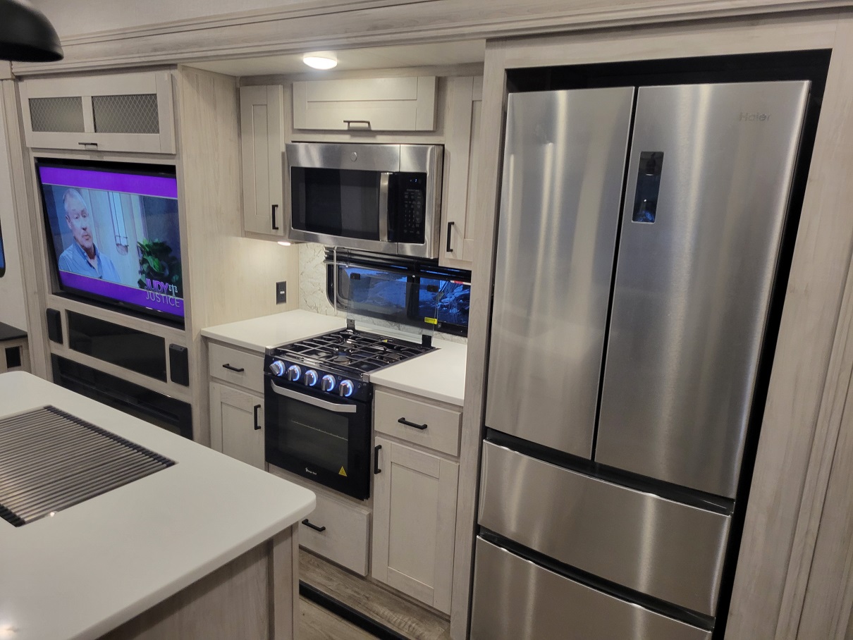 2022 East To West Tandara, $ 42,995