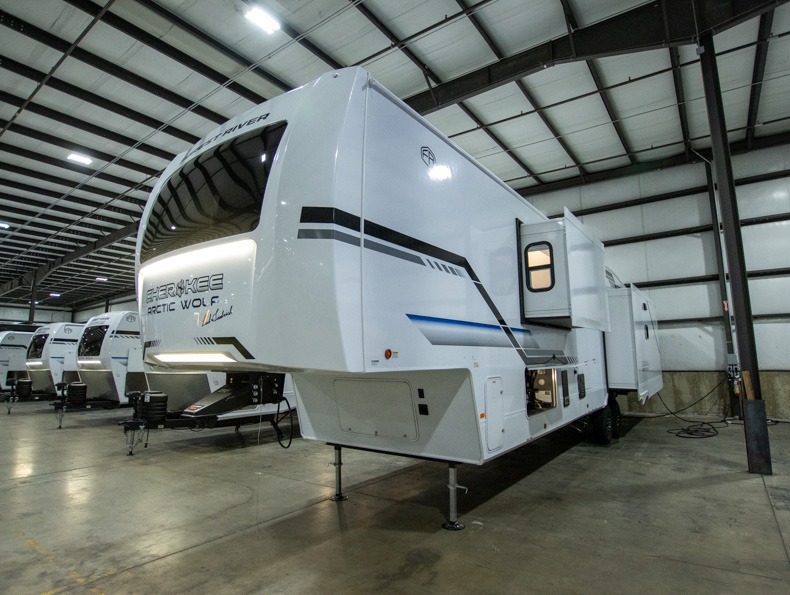 2026 Forest River Cherokee Arctic Wolf 38LEAH.G, $ 114,806