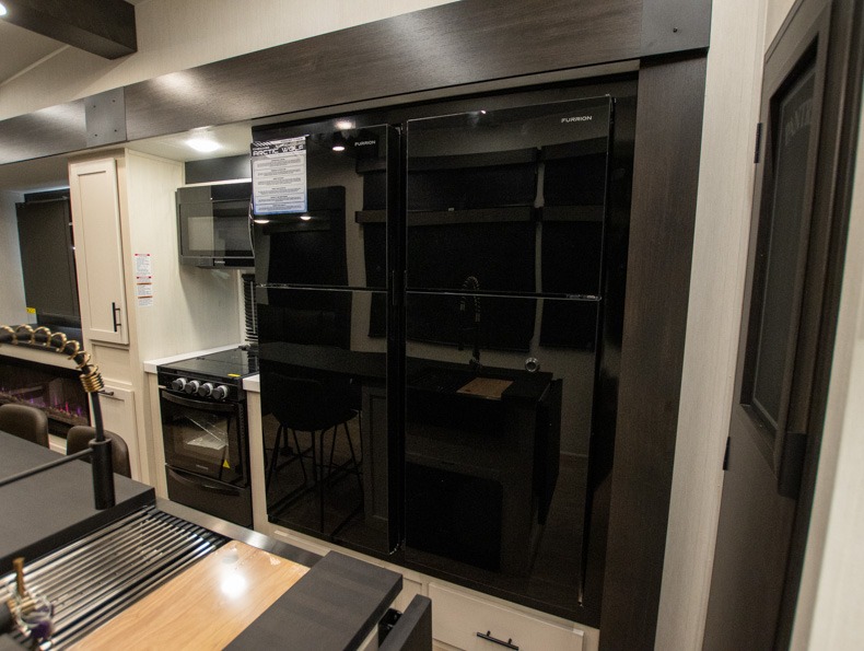 2026 Forest River Cherokee Arctic Wolf 38LEAH.G, $ 114,806