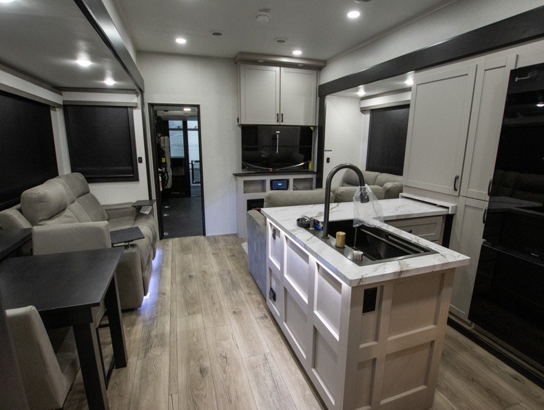 2026 Jayco Seismic 395, $ 156,947