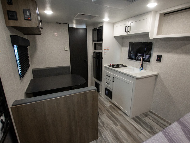 2025 Jayco Jay Flight SLX 170FQ Sport Edition, $ 23,086