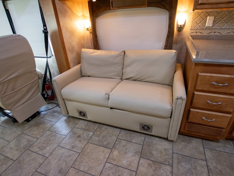 2010 Tiffin Motorhomes Allegro Red 36 QSA, $ 0
