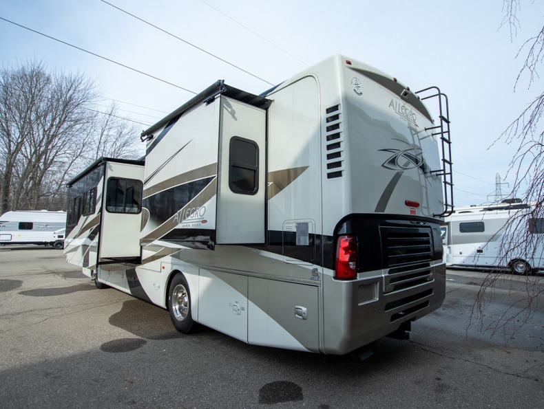 2010 Tiffin Motorhomes Allegro Red 36 QSA, $ 0