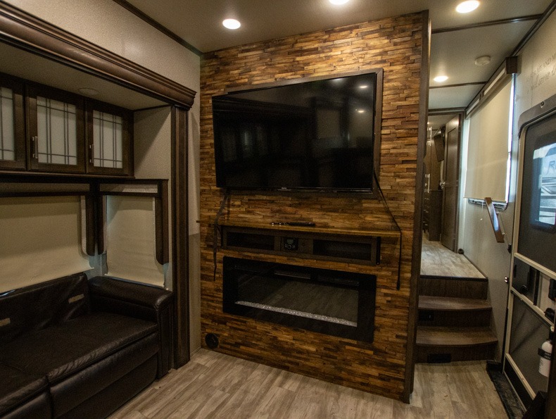 2020 Grand Design Solitude 390RK-R, $ 0